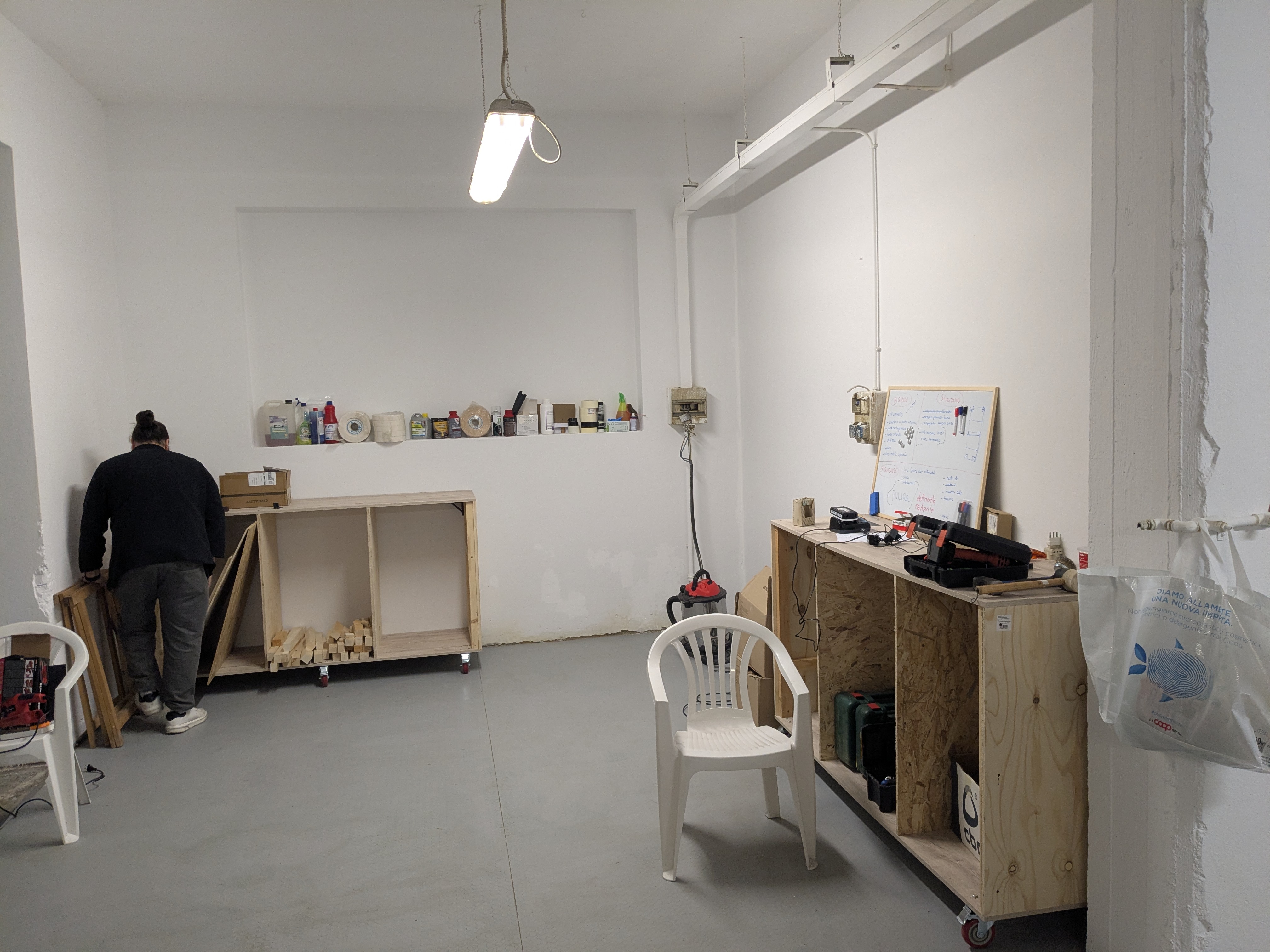 Area legno & pittura in costruzione